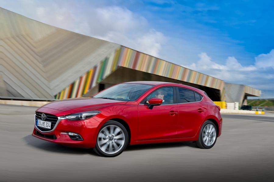  Mazda3 Hatchback 2016 года  (WW) (фото 7 из 37)
